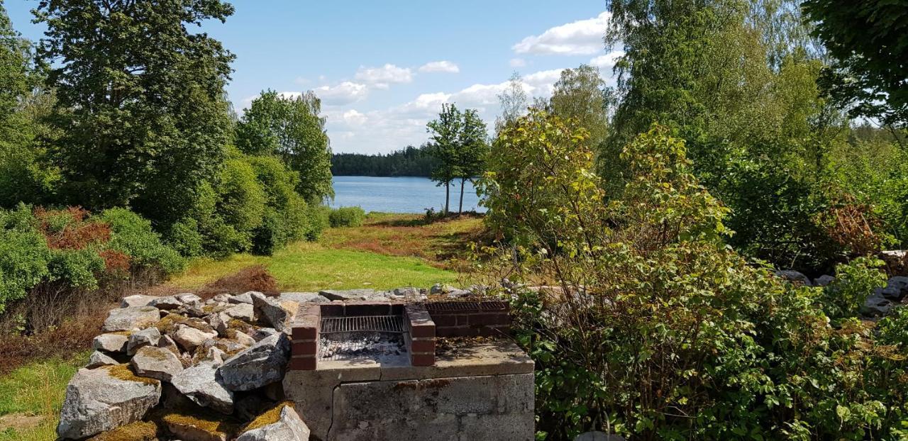 Stroenhult Farmhouse By The Lake Stronhult Kültér fotó